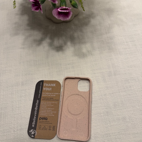iPhone 14 or 16e compostable Pela case - Picture 2 of 2